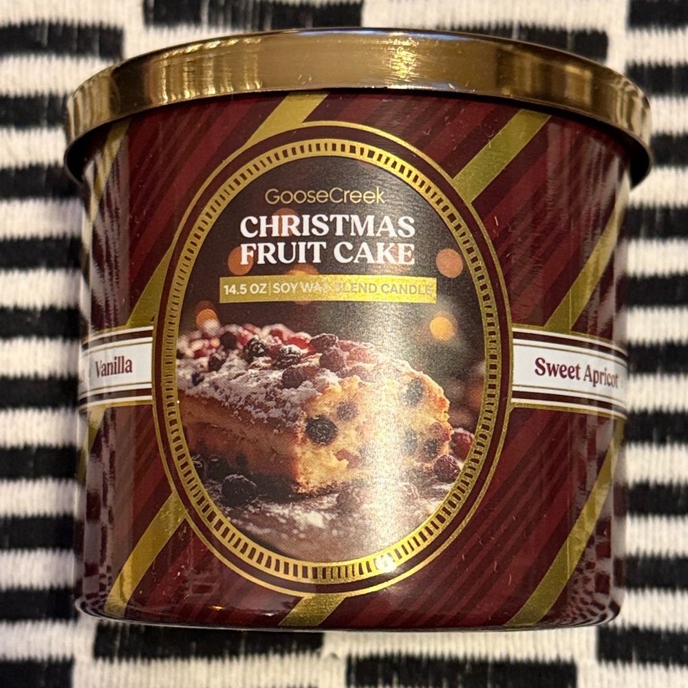 Goose Creek Christmas Fruit Cake 14.5 Oz 3-Wick Candle